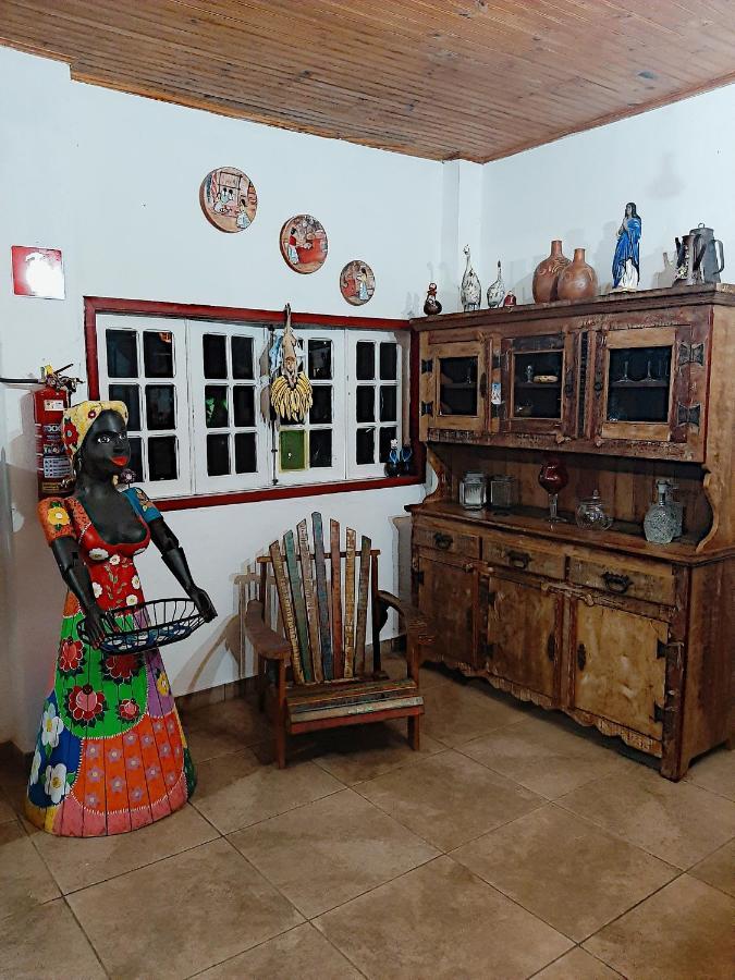 Hospedaria E Hostel Da Deia โอว์โรเปรโต ภายนอก รูปภาพ