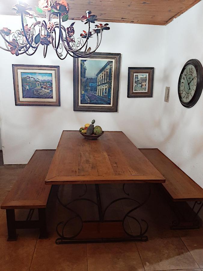 Hospedaria E Hostel Da Deia โอว์โรเปรโต ภายนอก รูปภาพ